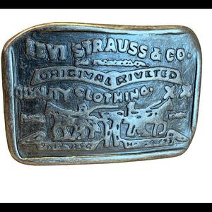 💥LEVI’S LEVI STRAUSS & CO Silver unisex belt buckle